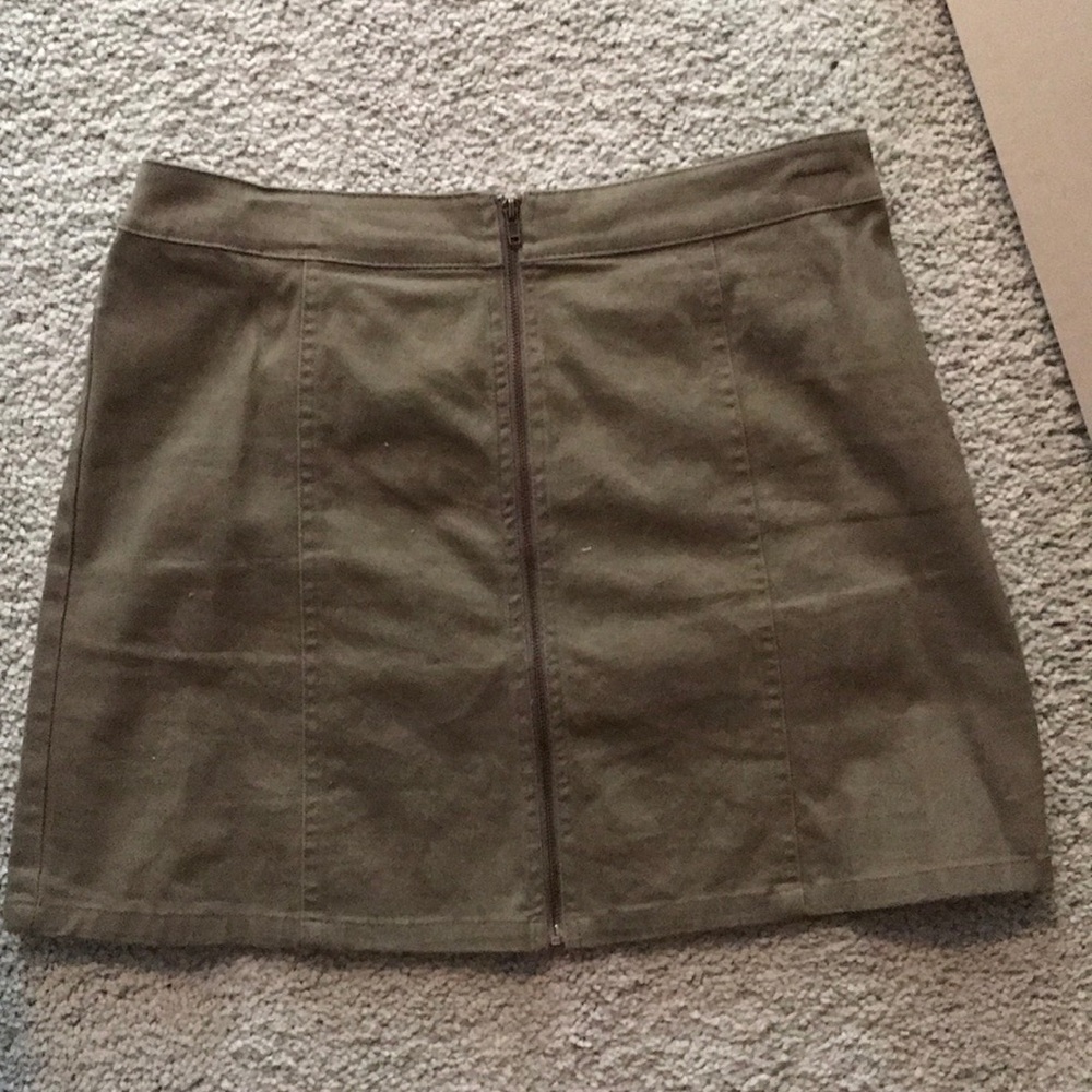 F21 Green mini zip skirt